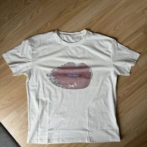 Primark Cream T-Shirt with Lip Design